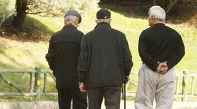 بازنشستگان تحت پوشش بیمه برای حل مشکلات به کجا مراجعه کنند؟ | بازنشستگان بخوانند