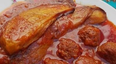 چرا خورشت بادمجان تلخ میشه؟ | گرفتن تلخی خورش بادمجان با زرده تخم مرغ + روش