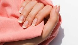 نکاتی مهم برای داشتن ناخن‌های سالم و زیبا | روش های خانگی تقویت ناخن 