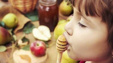 (ویدیو) چرا خوردن عسل برای بچه ها مضره؟