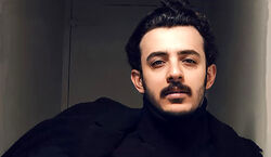 وضعیت آشفته علی شادمان در خاکسپاری آتیلا پسیانی + عکس