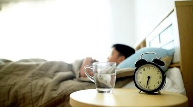 علت تشنگی قبل از خواب چیست؟ | چرا دقیقا قبل از خواب تشنه تان می شود؟