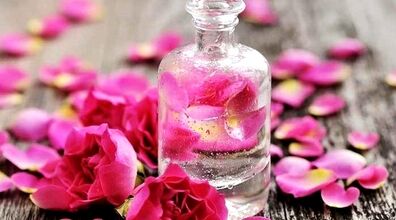 این همه خاصیت فقط از گلاب ! | با خواص شگفت انگیز گلاب برای بدن آشنا شوید