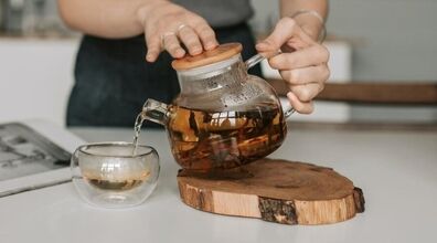 روش صحیح دم کردن چای که نمی دونستی | چایی رو اینجوری که من میگم دم کن + فوت کوزه گری