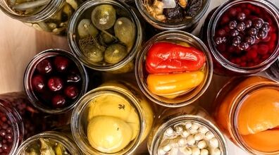 معرفی 5 تا از ترشی های محلی خوش طعم ایرانی + طرز تهیه 