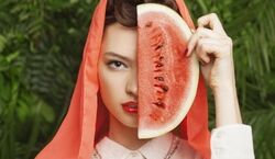 این ماسک هندوانه پوستت رو 10 سال جوونتر میکنه! + طرز تهیه