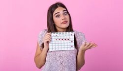 خوابیدن با تامپون خطرناک است؟ | مضرات استفاده از تامپون