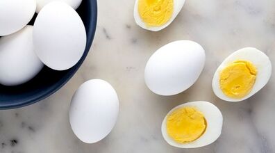 چرا باید صبحانه تخم مرغ آب پز بخوریم؟ + دلیل