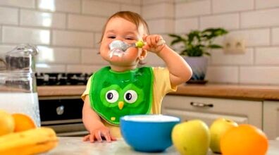 کودکم چی بخوره که همیشه سالم بمونه؟ | دانستنی های مهم در مورد تغذیه کودک