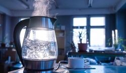 خطرات 2 بار جوشاندن آب برای دم کردن چای و قهوه + ویدیو