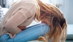 در دروان قاعدگی چی بخوریم و چی نخوریم | این نکته ها رو حتما رعایت کن