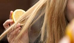 رنگ کردن مو با استفاده از گیاهان طبیعی در خانه + روش تهیه