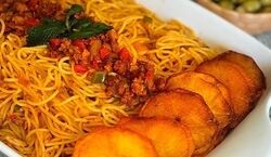 ماکارونی ایرانی با ته‌ دیگ سیب‌ زمینی ترد و خوشمزه رو اینطوری بپز + طرز تهیه و نکات مهم