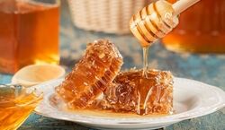 به این 7 دلیل شگفت انگیز عسل یونجه بخورین! + فیلم