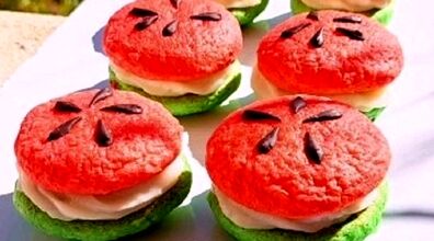 شب یلدا با کلوچه های خوشمزه همه را سورپرایز کن | طرز تهیه کلوچه یلدایی بدون فر و همزن +ویدئو