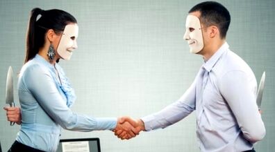 آدم های آب زیرکاه، متولد چه ماهی هستن؟ | میزان موذی بودن متولدین هر ماه