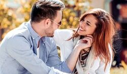 روش های جذب خانم ها با زبان بدن | چطور مرد جذاب تری باشیم؟
