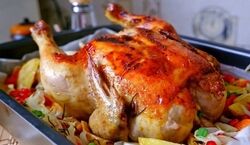 روش پخت مرغ شکم‌ پر مجلسی با گردو و رب انار | ترفندهای طلایی پخت مرغ شکم پر