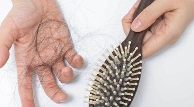 اگه تو حموم دسته دسته ریزش مو داری به این علته !