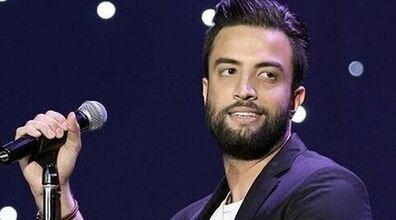  (ویدیو) بنیامین بهادری در حین اجرا بین طرفدارانش دچار حادثه شد! 