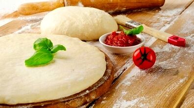 خمیر پیتزا خانگی به سبک فست فودی ها + طرز تهیه