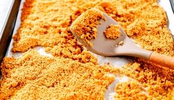 نان خشک شده رو هرگز دور نریز!! | طرز تهیه پودر سوخاری ترد با نان بیات