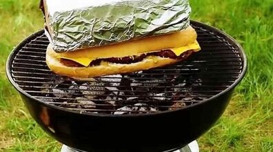  قابلمه کهنه ات را منقل کن! | طرز تبدیل قابلمه به منقل برای کباب زدن + ویدئو 
