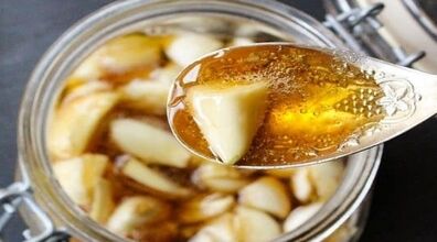 خواص و فواید شگفت انگیز سیر و عسل برای سلامت بدن + طرز تهیه