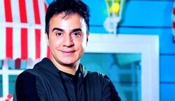 اولین عکس منتشر شده از قرار عاشقانه عمو پورنگ | تا حالا عمو پورنگ رو با این تیپ ندیده بودین!!