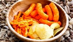 به هیچ وجه چیپس و پفک نخورید! | خوردن چیپس و پفک چه بلایی سرتان می‌آورد؟ 