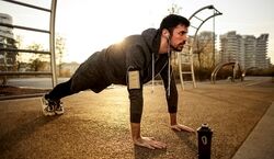 آموزش 4 حرکت مناسب ورزش صبحگاهی + عکس