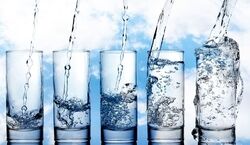 تو یه روز نباید 8 لیوان آب بخوری!!! + مضرات