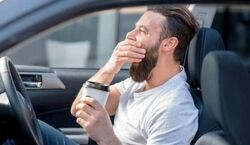 نکات مهم برای جلوگیری از خواب آلودگی هنگام رانندگی | با این خوراکی ها پشت فرمان هیچ وقت خوابت نمیبره