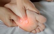 خواب رفتن زیاد دست و پا چه دلایلی میتونه داشته باشه ؟ + راهکار