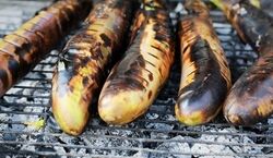 بادمجان کبابی رو به همین راحتی پوست بکن + فیلم 