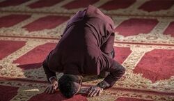 نماز سریع الاجابه برای رفع فقر و تنگدستی + آموزش خواندن 
