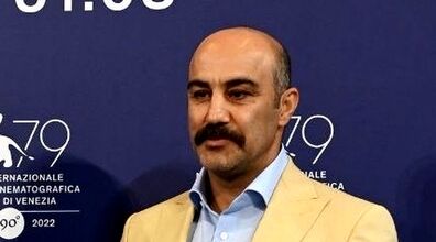 انتقاد تند کیهان از محسن تنابنده! | آقای تنابنده! تو که این همه پول گرفتی دیگه چرا؟