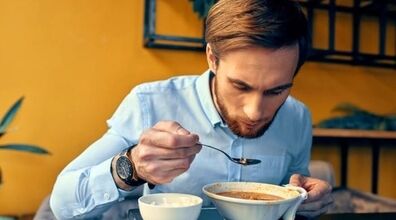 این وقت روز غذا بخوری، هم پیر میشی هم زشت! 