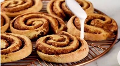 شیرینی حلزونی دارچینی، بدون فر و بدون همزن، پیشنهاد عصرانه امروز + طرز تهیه