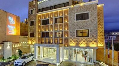 اطلاعات کامل هتل زندیه شیراز + عکس